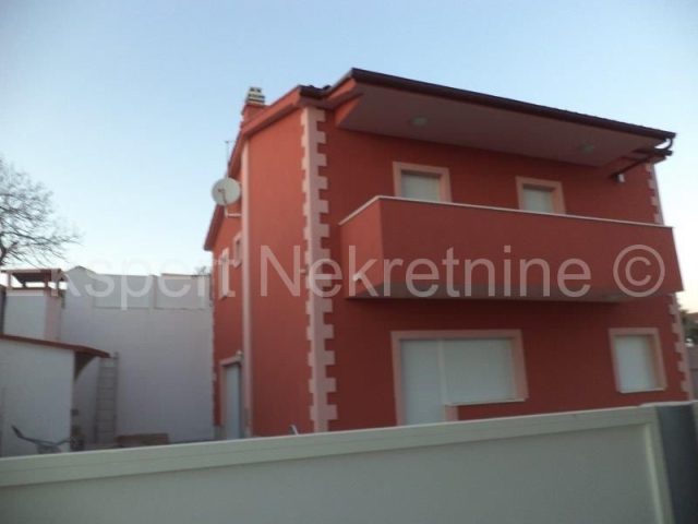 Dom na sprzedaż 1139 m² – Okrug Gornji