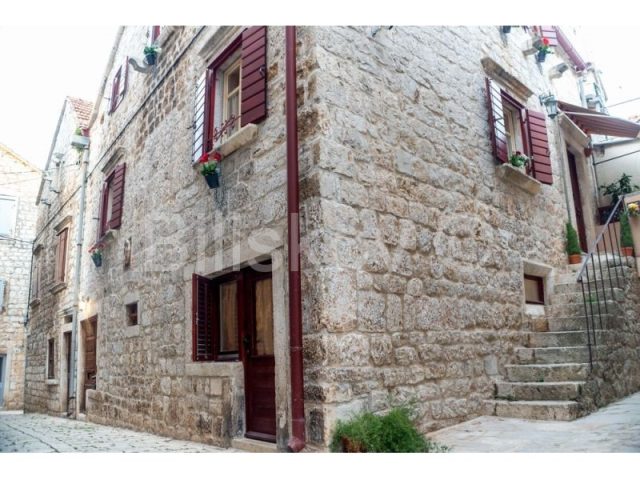 Kuća na prodaju 177 m² – Stari Grad