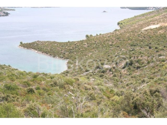 Zemljište na prodaju 53426 m² – Vinišće