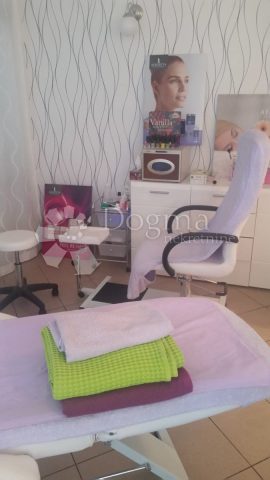 Locaux commerciaux à louer 31 m² – Pećine