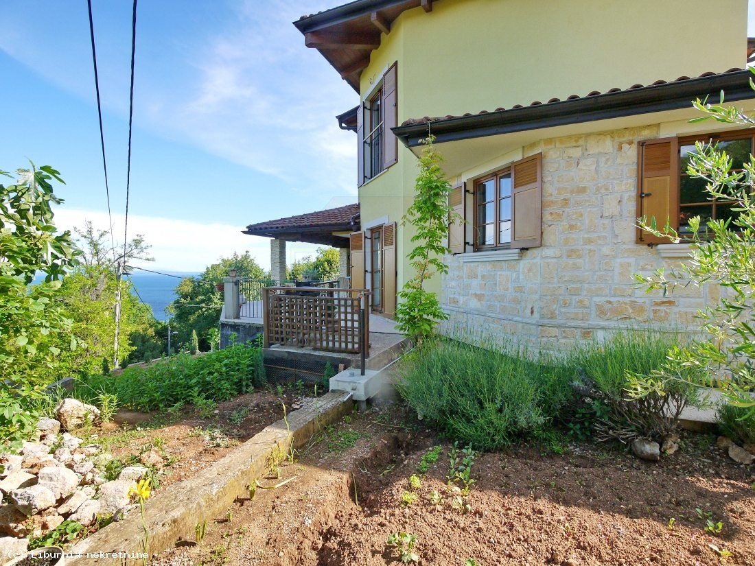 Dom Na predaj - PRIMORSKO-GORANSKA  OPATIJA 