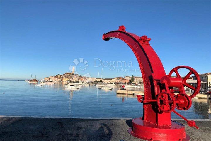 Lokal użytkowy na sprzedaż 392 m² – Rovinj