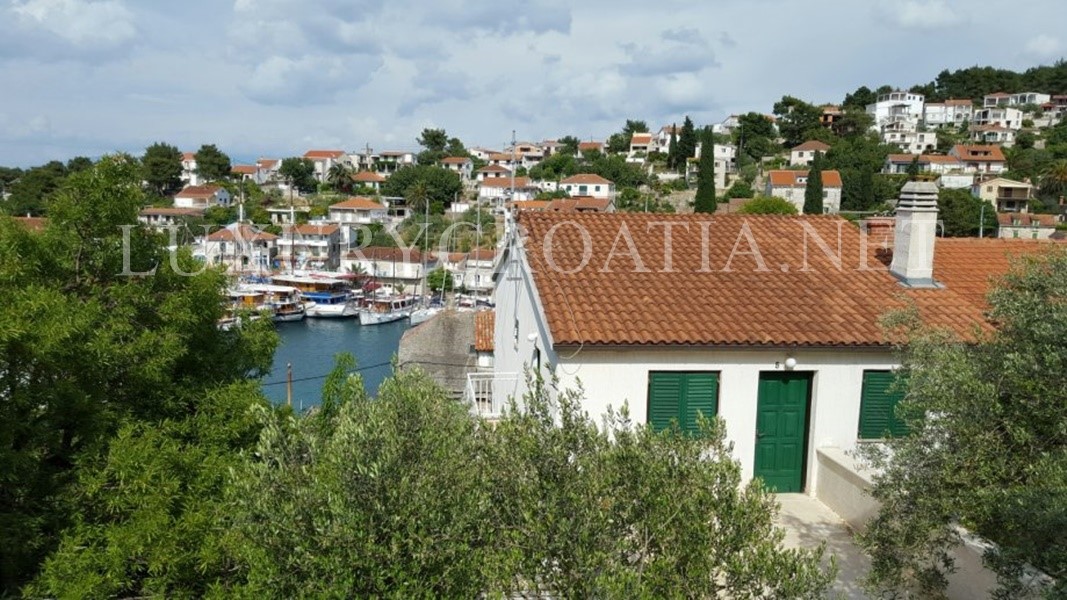 Casa In vendita - SPLITSKO-DALMATINSKA  ŠOLTA 