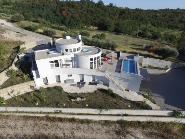 Dom na predaj 318 m² – Momjan