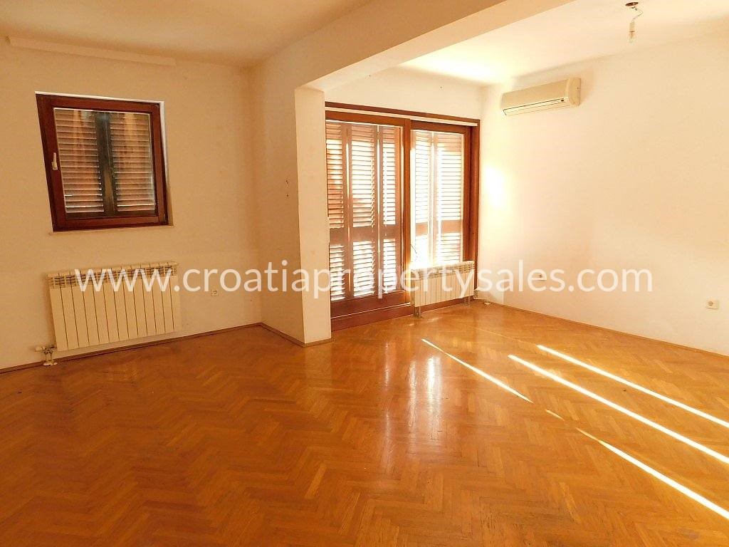 Apartmán Na predaj - SPLITSKO-DALMATINSKA  SPLIT 