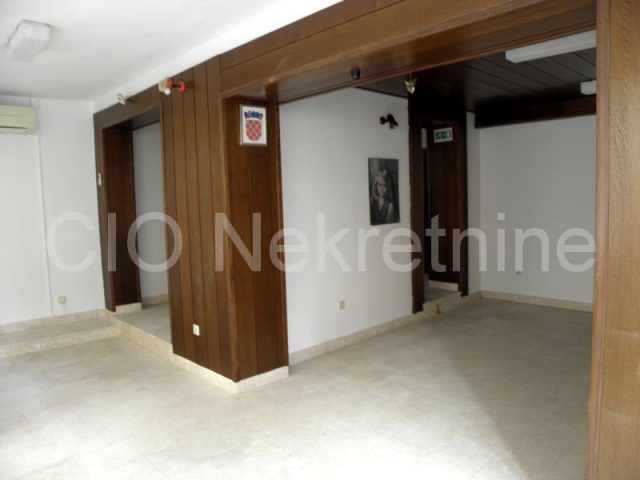 House for sale 272 m² – Kaštel Lukšić