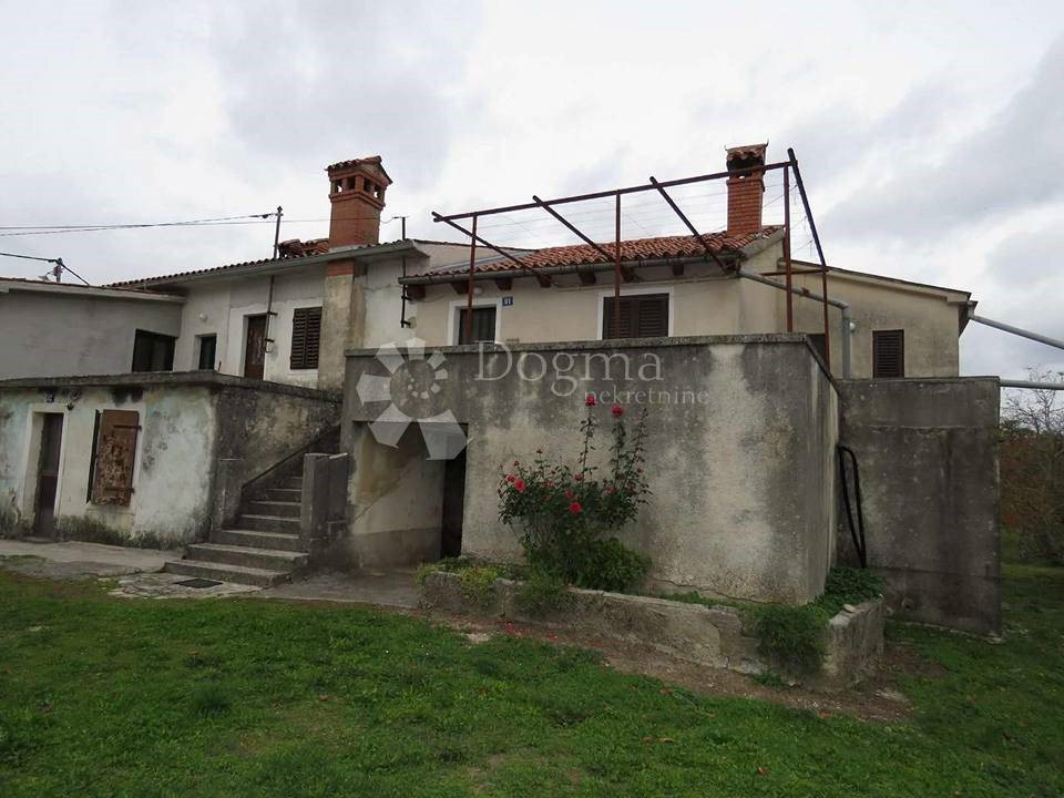 House For sale - ISTARSKA  PIĆAN 