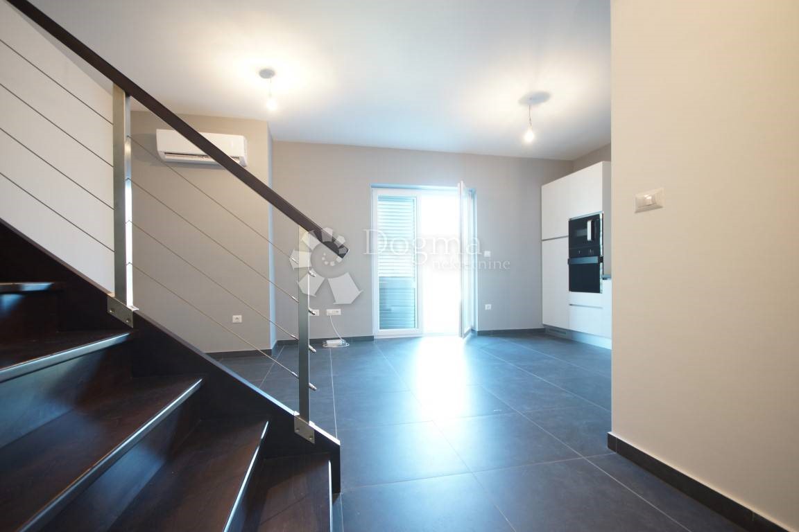 Flat For sale - PRIMORSKO-GORANSKA  LOVRAN 