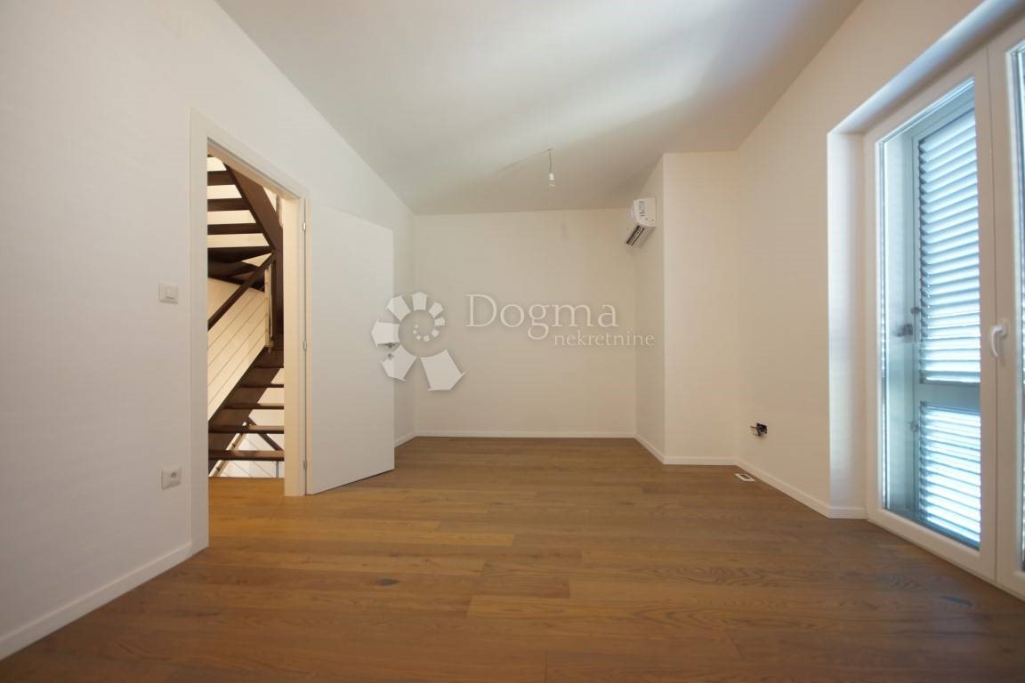 Flat For sale - PRIMORSKO-GORANSKA  LOVRAN 