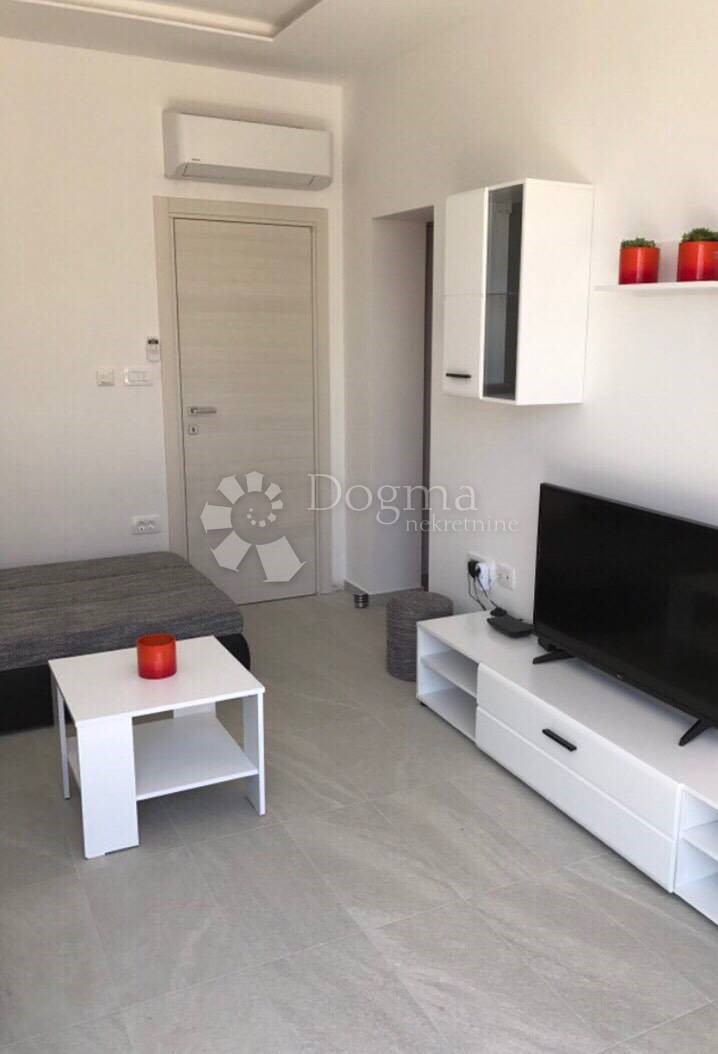 Flat For rent - PRIMORSKO-GORANSKA  Kostrena