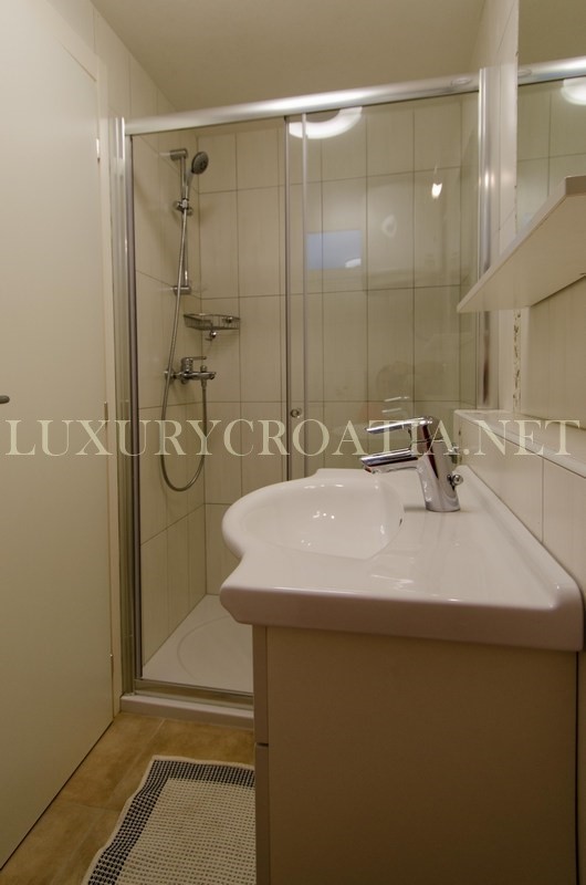 Casa In vendita - SPLITSKO-DALMATINSKA  Šolta