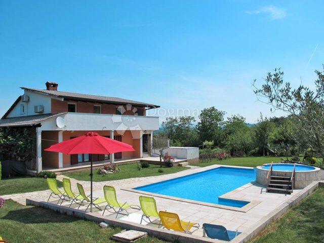 Casa in vendita 270 m² – Karojba