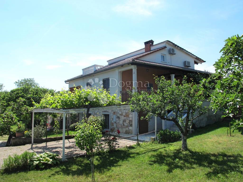 House For sale - ISTARSKA  KAROJBA 