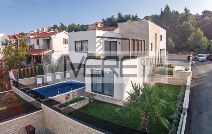 Casa in vendita 250 m² – Čiovo