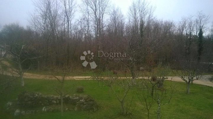 Terrain à vendre 1300 m² – Karojba
