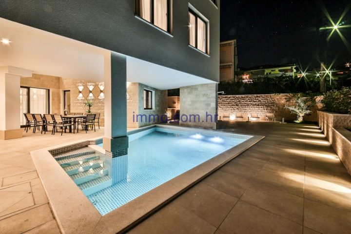 House for sale 363 m² – Trogir
