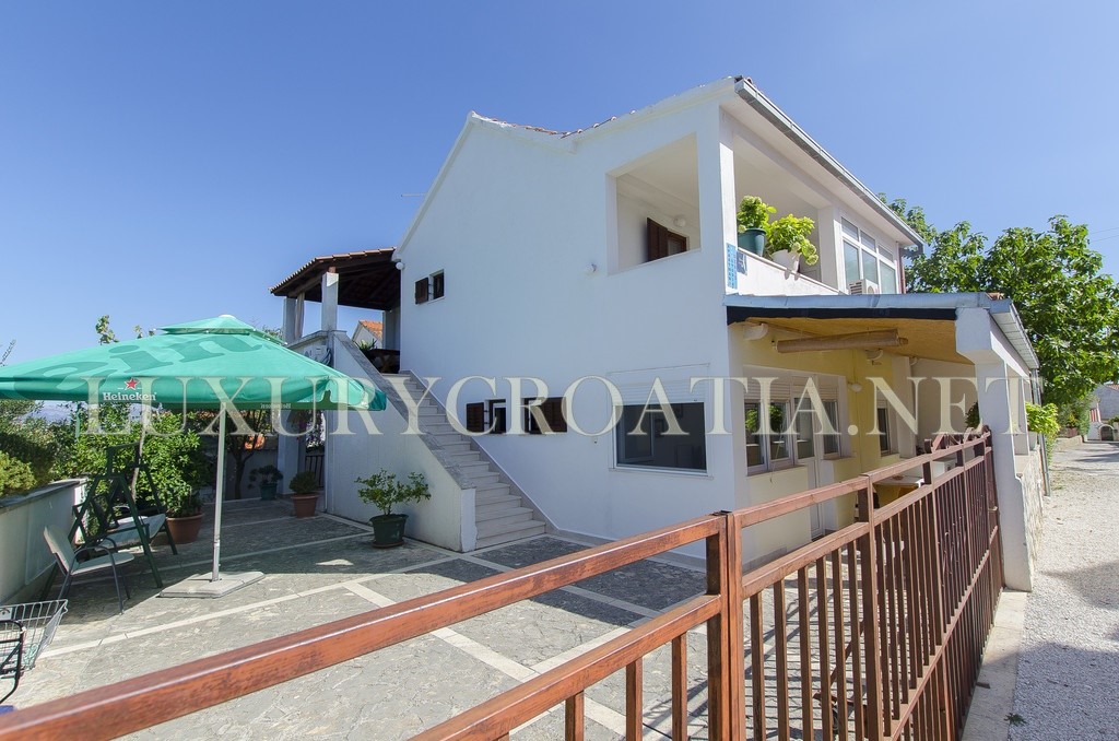 House For sale - SPLITSKO-DALMATINSKA  BRAČ 