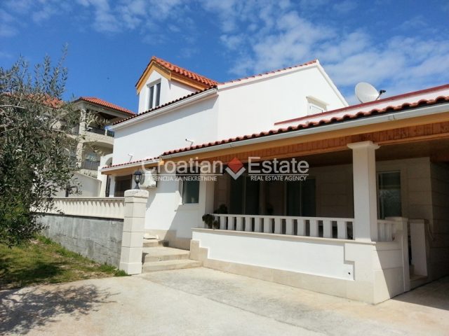 Kuća na prodaju 409 m² – Sumartin