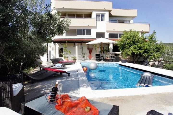 Casa in vendita 260 m² – Čiovo