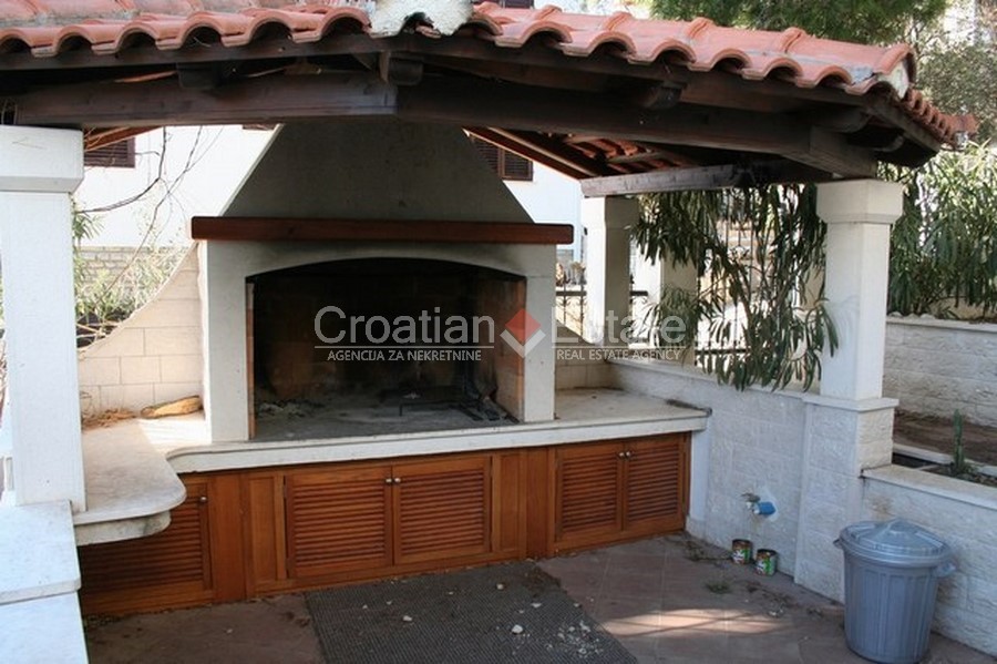 Haus Zu verkaufen - SPLITSKO-DALMATINSKA  ČIOVO 
