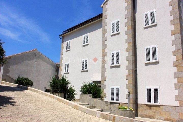 Komerční na prodej 520 m² – Supetar