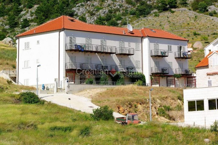 Hiša Naprodaj - Splitsko-dalmatinska Brač - foto 2/18