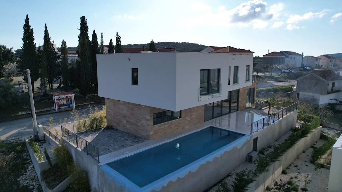 Casa In vendita - SPLITSKO-DALMATINSKA  ČIOVO 