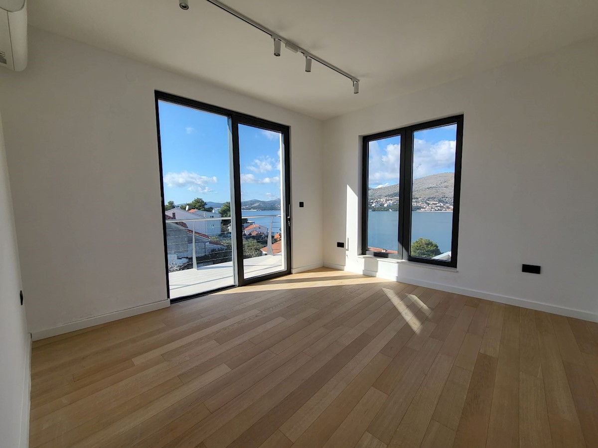 Casa In vendita - SPLITSKO-DALMATINSKA  ČIOVO 