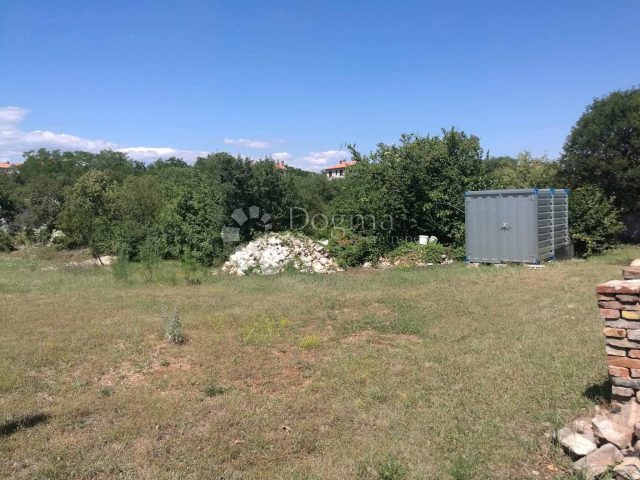 Land for sale 3266 m² – Labin