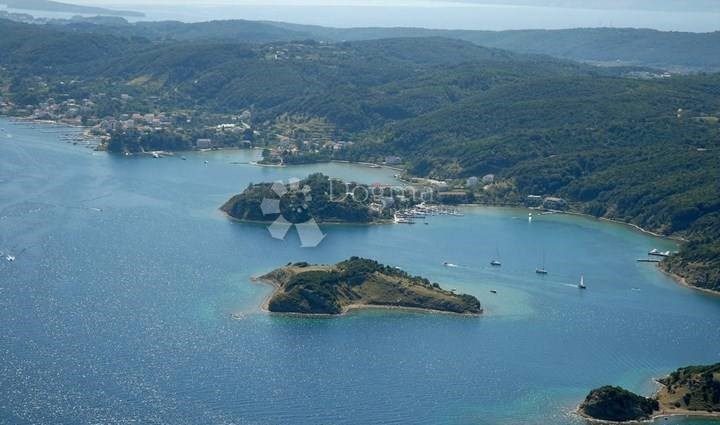 Land for sale 9600 m² – Supetarska Draga