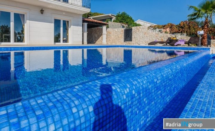 Hiša na predaj 247 m² – Marina