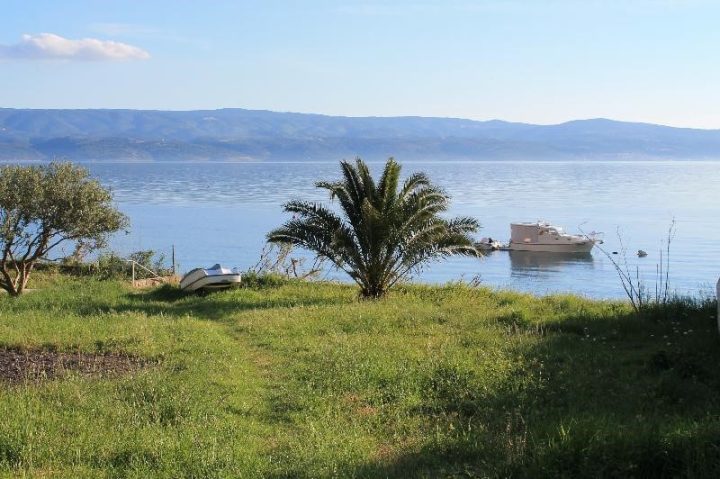 Zemljište na prodaju 1350 m² – Omiš