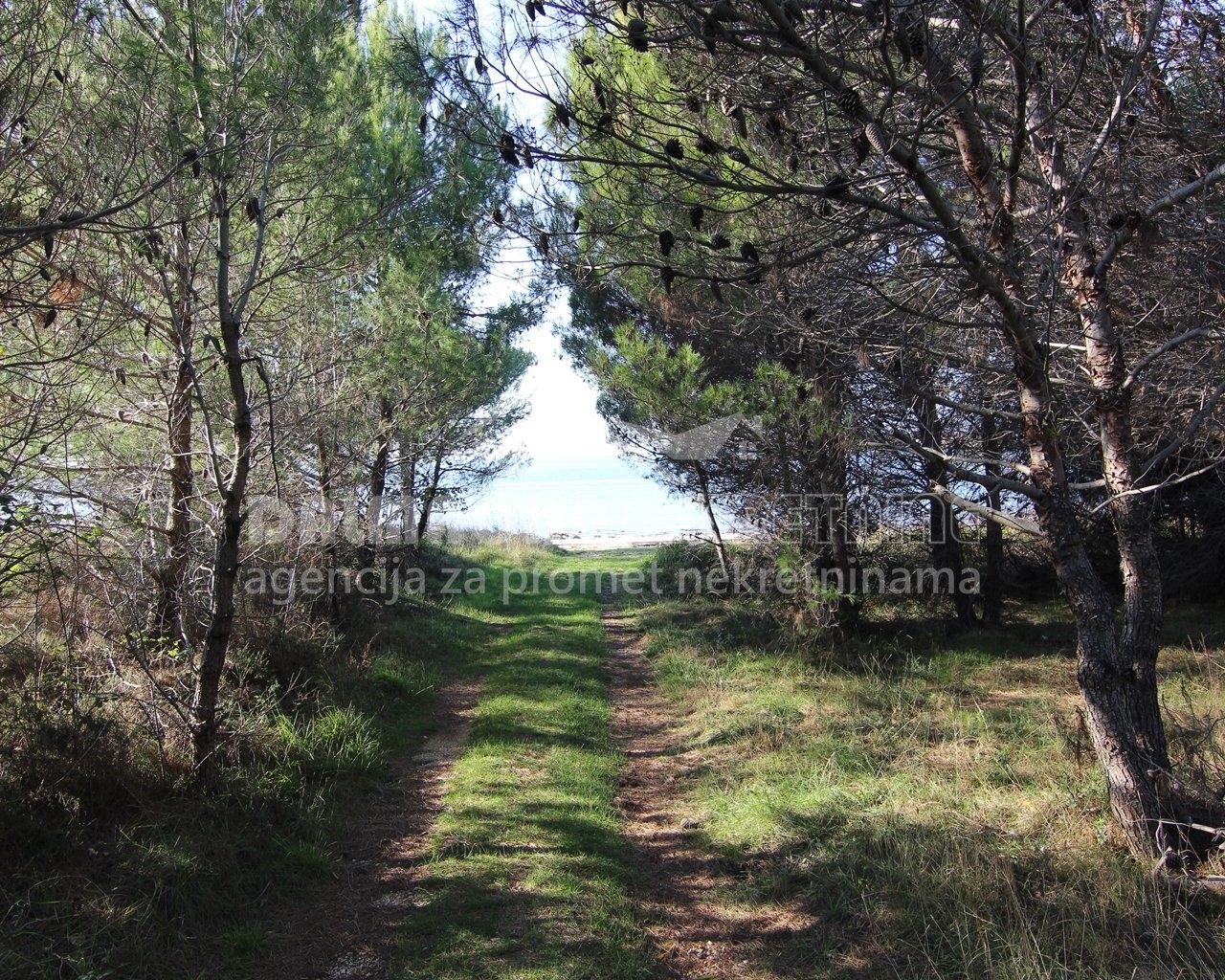 Land For sale PRIVLAKA