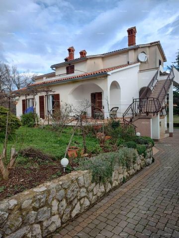 Hiša na predaj 225 m² – Labin