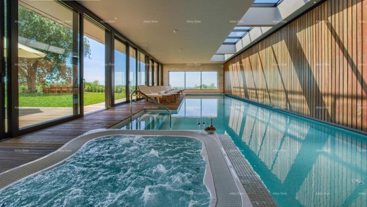 Dům na prodej 500 m² – Poreč