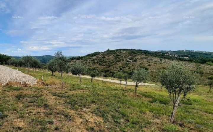 Działka na sprzedaż 743 m² – Momjan