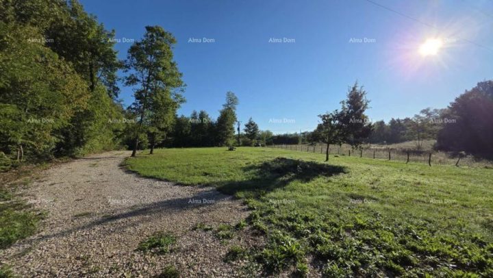 Land for sale 651 m² – Labin