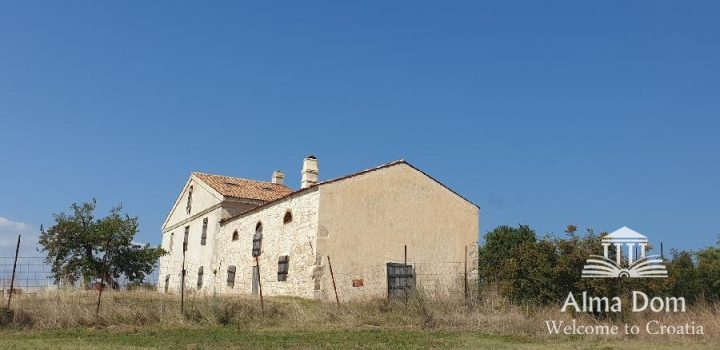 Kuća na prodaju 750 m² – Centar
