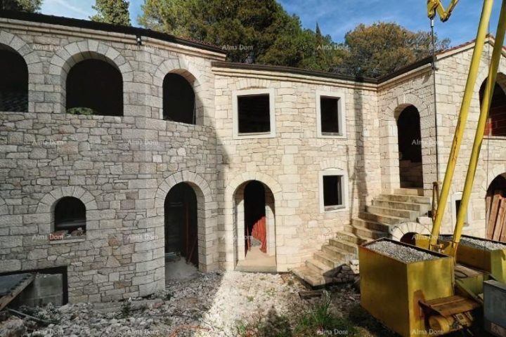 Dům na prodej 650 m² – Rovinj