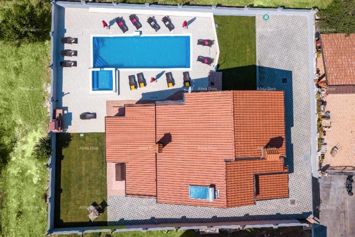 House for sale 360 m² – Centar