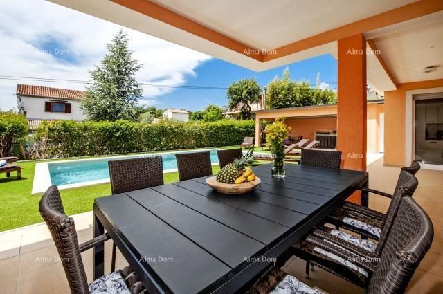 Dům na prodej 550 m² – Rovinj