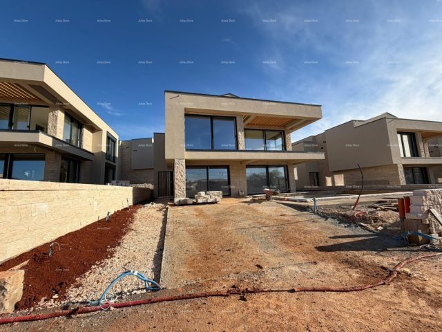 Hiša na predaj 232 m² – Lovrečica