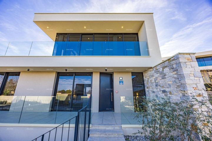 Haus zu verkaufen 220 m² – Crveni Vrh