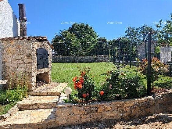 Hiša na predaj 252 m² – Višnjan