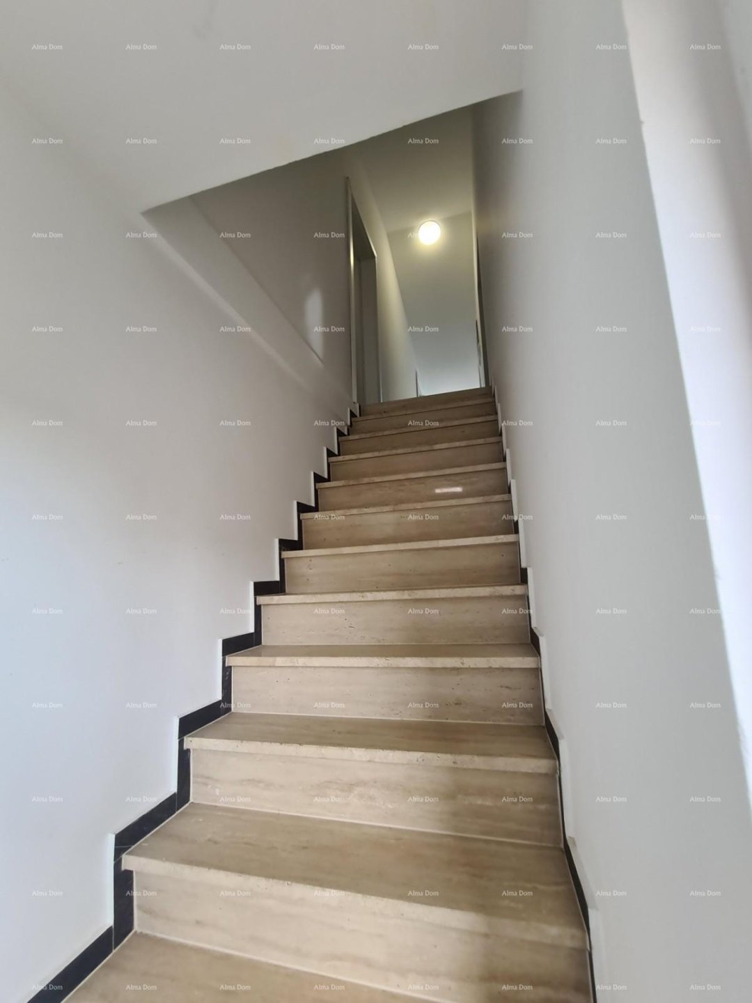 Haus Zu verkaufen - ISTARSKA Pula