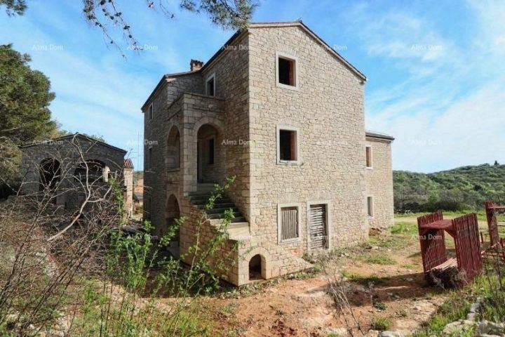 Dům na prodej 650 m² – Rovinj
