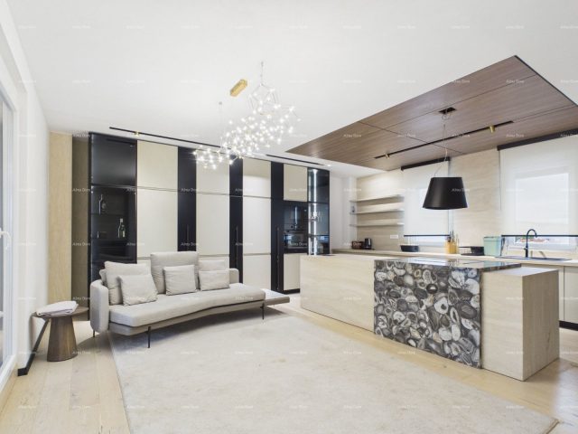 Flat for sale 290 m² – Centar