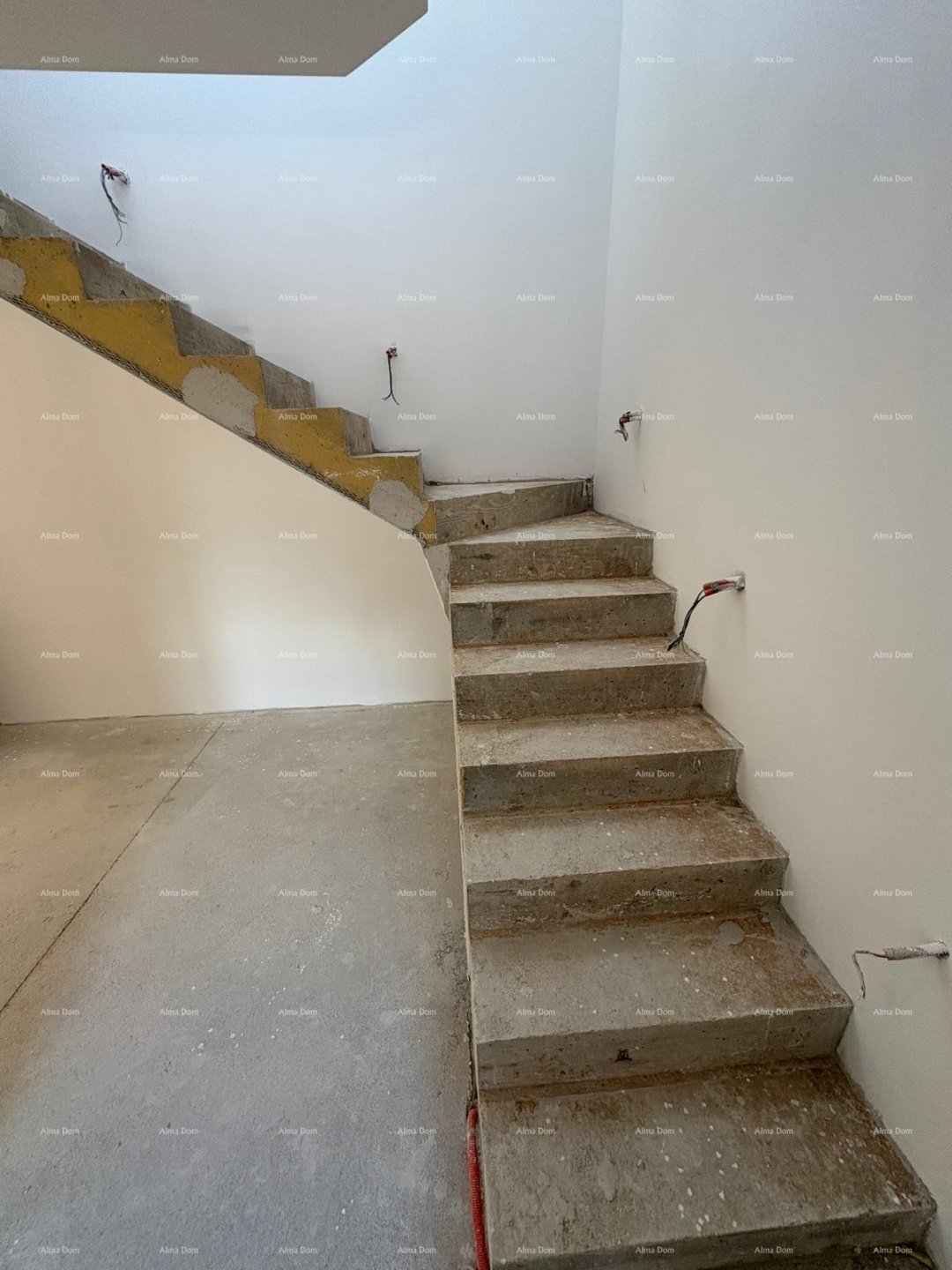 Haus Zu verkaufen - ISTARSKA Bale