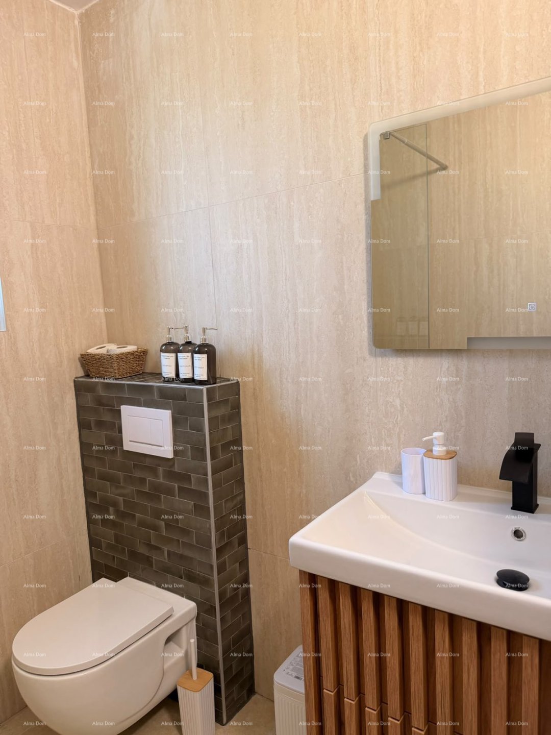 Flat For sale - ISTARSKA Tar-Vabriga