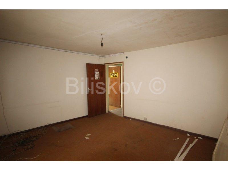 Business premises For rent - SPLITSKO-DALMATINSKA  KAŠTELA 